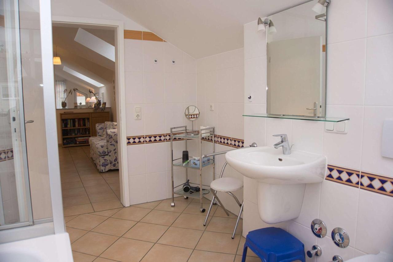 Balkon Mit Traumhaften Meerblick, Gratis Nutzung Vom Ahoi Erlebnisbad Und Sauna In Sellin Duenenhaus Fewo05 奥斯特巴德·哥伦 外观 照片